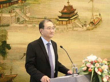China e países árabes levantarão “voz comum” sobre a Palestina, diz vice-chanceler Deng Li