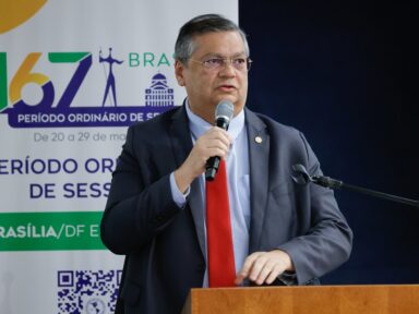 “Mussolini se identificaria com muitos executivos de Big Techs”, afirma Flávio Dino