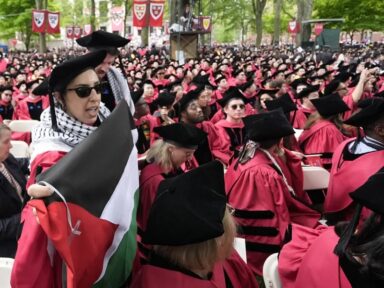 Universitários de Harvard tornam formatura ato de protesto contra o genocídio em Gaza