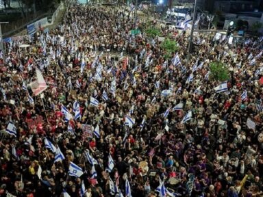 Manifestantes em Tel Aviv denunciam sabotagem de Netanyahu a acordo de cessar-fogo