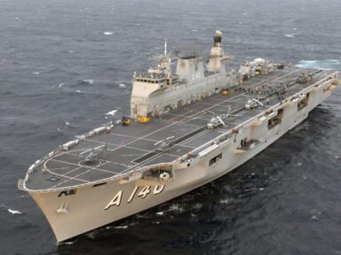 Marinha enviará navio de guerra e aeronaves para o resgate de vítimas no RS