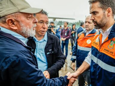 Para Lula, prioridade imediata no RS é ajudar a escoar a água e recuperar hospitais e escolas