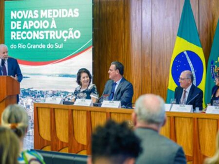 Lula cobra para que BC “siga exemplo do governo” e reduza taxa de juros