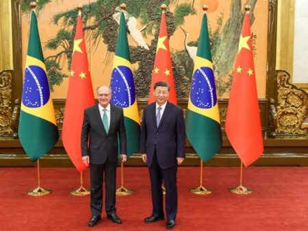 Alckmin reúne-se com Xi Jinping e anuncia acordos de R$ 24,6 bilhões