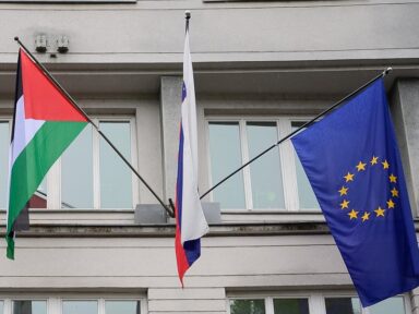 Eslovênia reconhece Estado da Palestina e hasteia bandeira do país na sede do governo