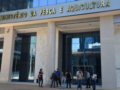 PEC das Praias será devastadora para os pescadores se aprovada, alerta secretário