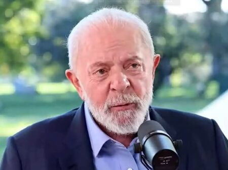 “O presidente do Banco Central trabalha para prejudicar o país”, afirma Lula