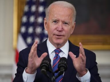 Após crescente pressão, Biden anuncia desistência de sua candidatura