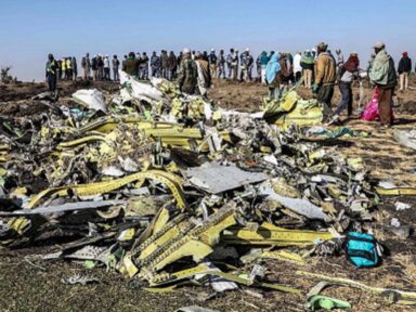Boeing confessa culpa por acidentes fatais com 737 Max e é multada em US$ 487 milhões