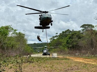 Exército contra garimpo ilegal em Terra Yanomami: 48 prisões e 157 acampamentos destruídos