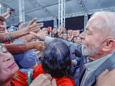 Lula é aprovado por 34% em SP, 45% em Recife e 33% no Rio e BH, diz Datafolha
