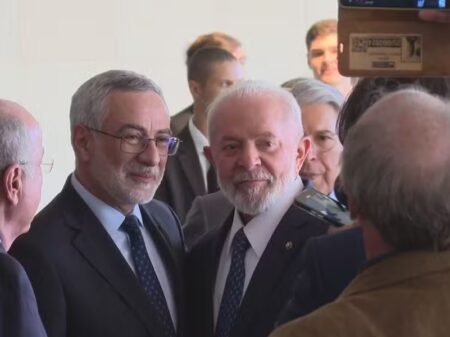 Lula orienta embaixador a manter relação com Argentina, apesar das baixarias de Milei