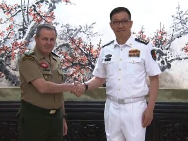 General Tomás Paiva discute mais intercâmbios com ministro da Defesa chinês