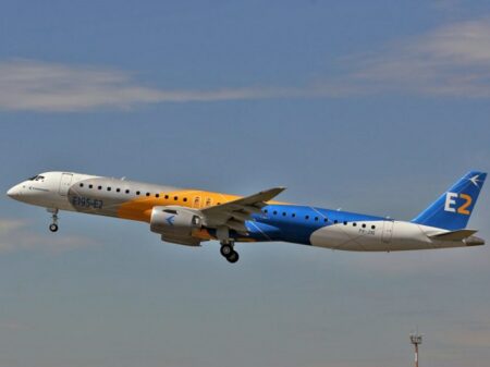 BNDES financia compra de dez aviões da Embraer para Azul Linhas Aéreas