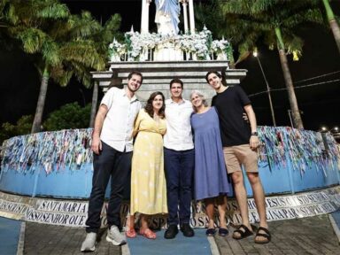 “Vou trabalhar pelo Recife todos os dias da minha vida”, diz João Campos ao dar início à campanha