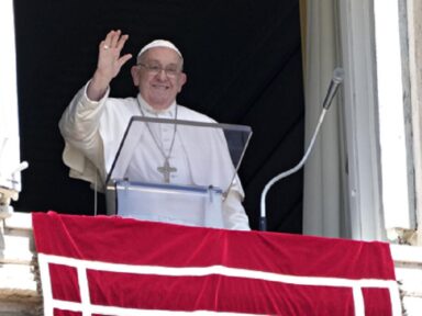 Papa Francisco condena o banimento da Igreja Ortodoxa Ucraniana por Zelensky