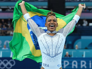 Rebeca brilha no salto e conquista a terceira medalha da ginástica brasileira em Paris