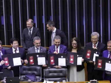 Brasil e China celebram 50 anos de relações diplomáticas com sessão solene no Congresso