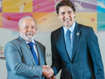 Com Trudeau, do Canadá, Lula condena sanções contra Venezuela