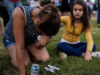 ‘Doença americana’: massacre em escola do ensino médio nos EUA mata quatro e fere nove
