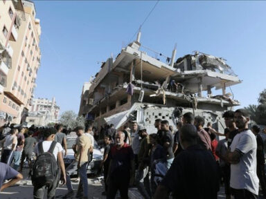 Genocidas de Israel bombardeiam escola e dizimam famílias na Faixa de Gaza