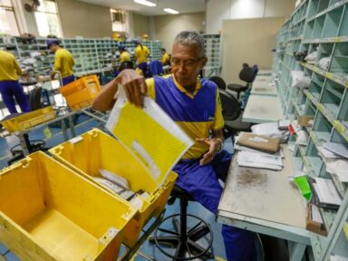 “Plano de demissões nos Correios compromete áreas estratégicas da estatal”, alerta Federação