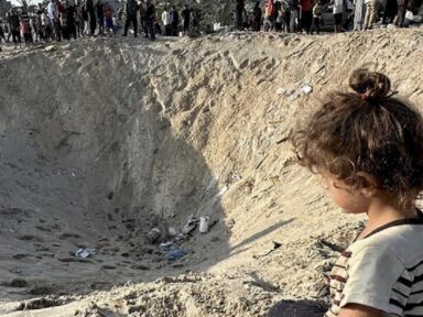 Netanyahu bombardeia palestinos em tendas e assassina 40 em Gaza