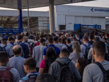 Metalúrgicos da Embraer rejeitam proposta de acordo coletivo e debatem greve