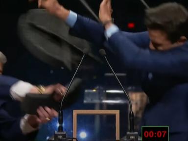Datena responde às provocações de Marçal com cadeirada no debate da TV Cultura