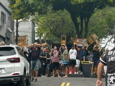 Moradores do Grajaú expulsam Pablo Marçal do bairro com “cadeiraço”