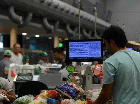 Venda do comércio cresce 0,6% em julho