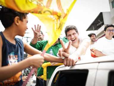 Em visita a Imbiribeira, João Campos defende urbanização das comunidades de Recife