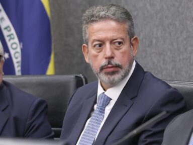 Isenção de IR para até R$ 5 mil avança na Câmara