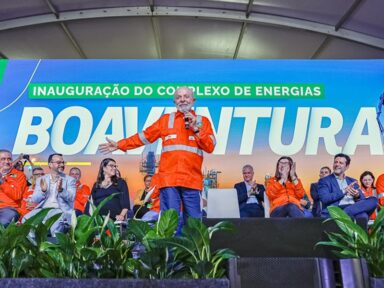 “Um bando de imbecis”, diz Lula sobre quem fala em privatizar a Petrobrás
