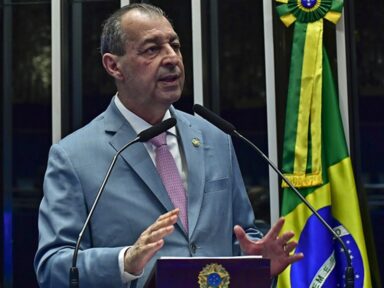 “Fazer propaganda de bets é o mesmo que fazer de cocaína”, compara Aziz