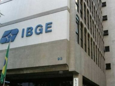 Servidores aprovam paralisação de 24 horas contra fundação privada no IBGE