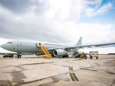 Avião da FAB decola nesta quarta para resgatar brasileiros no Líbano, alvo de ataques israelenses
