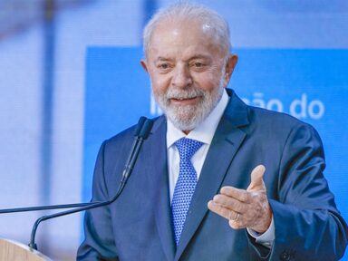Lula celebra derrota da arrogância de Musk: “Aqui é Brasil”