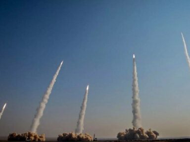 Irã lança mísseis em “resposta legítima aos atos terroristas de Israel”