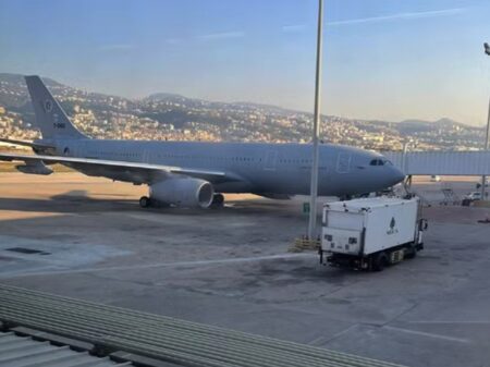 Avião para salvar brasileiros que estão sob  bombardeios de Israel levanta voo no Líbano