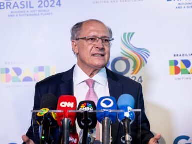 “É uma tendência mundial ter uma jornada menor”, diz Alckmin sobre a PEC 6×1