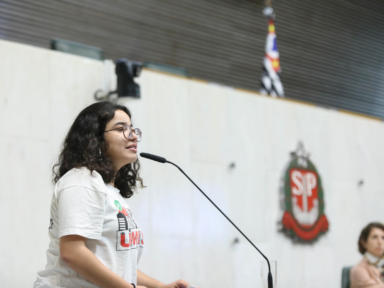 Tarcísio corta verba da Educação enquanto tetos de escolas estão caindo, denuncia a presidente da UMES