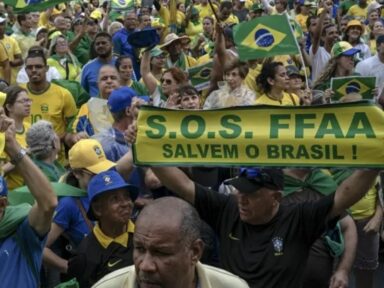 PF aponta envolvimento direto do Planalto na confecção de faixas golpistas em quartéis