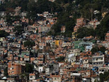 Despesas crescentes com juros e os cortes no BPC, Educação e Saúde