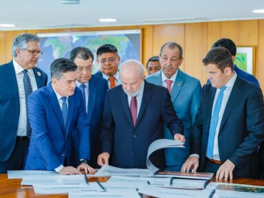 Prefeito de Manaus e senadores visitam Lula em defesa do petróleo da Margem Equatorial