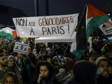 Torcedores denunciam genocídio israelense e defendem “Palestina livre” nas ruas de Paris