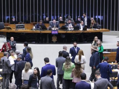 Parlamentares declaram apoio à PEC contra a escala 6×1: “interesse de todos”