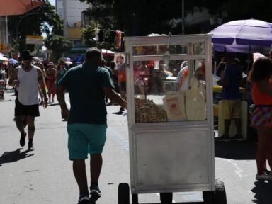 Limitar ganho real do mínimo eleva desigualdade