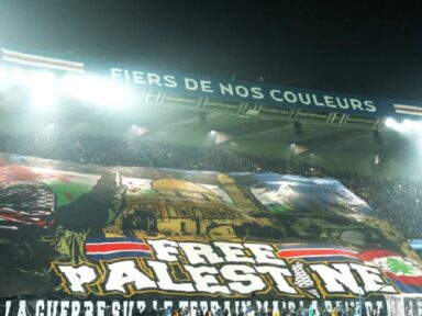 Torcedores do PSG abrem banner gigante exigindo “Palestina Livre” durante jogo com Real Madri