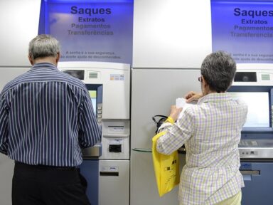 Bancos pressionam para subir juro do consignado